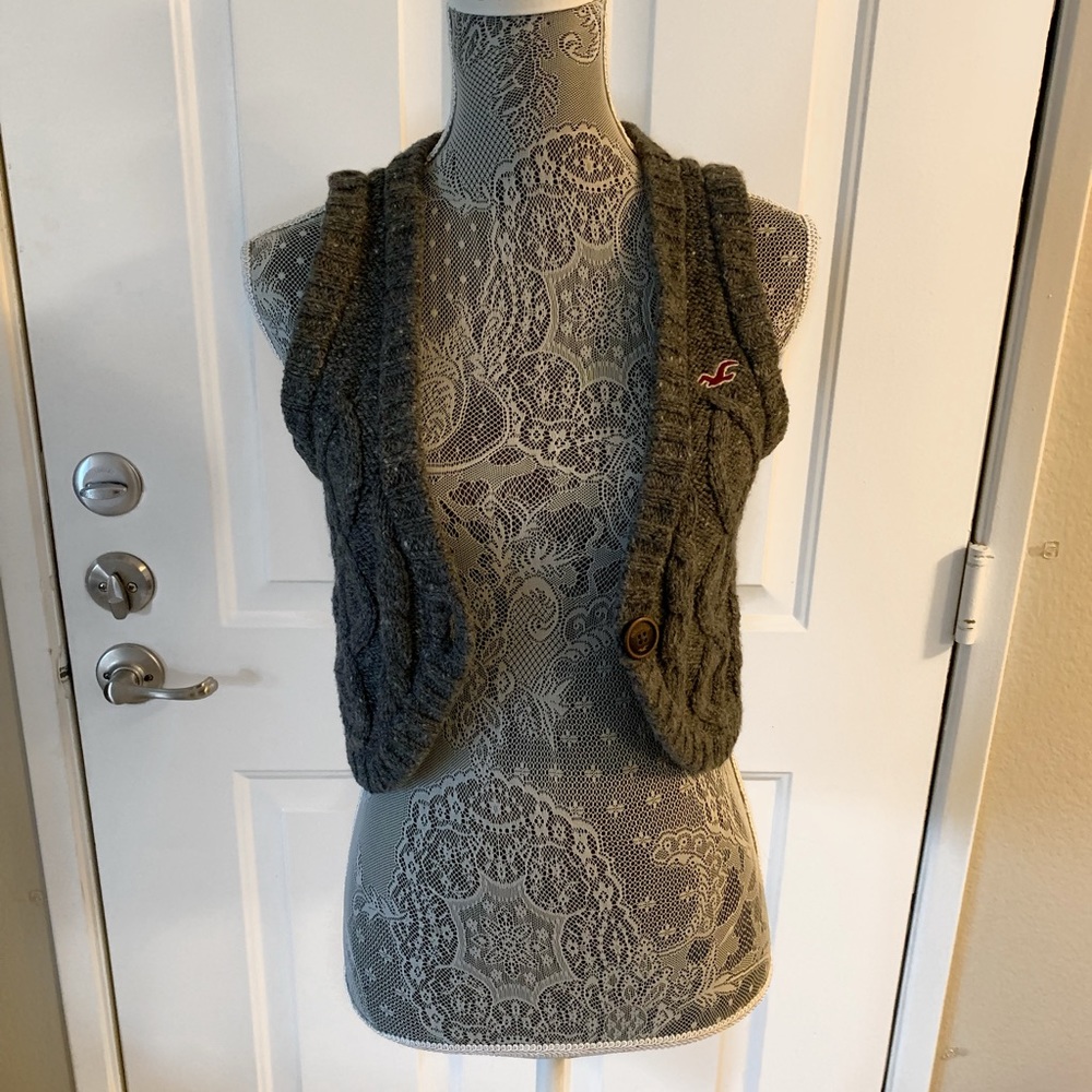 Hollister Grey Cropped Sweater Vest